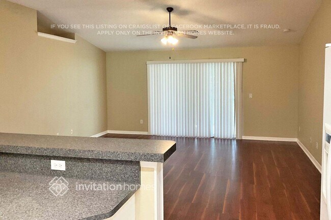 Photo - 1670 S High St