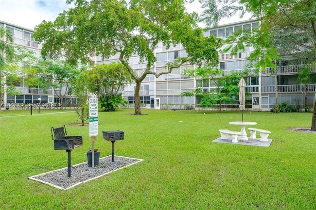 Photo - 950 Hillcrest Dr Unit 503