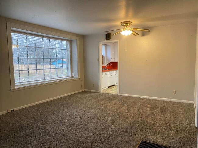 Photo - 221 N Pesotum Ave