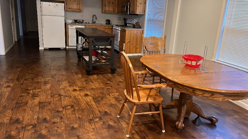 Photo - 298 Powell St E