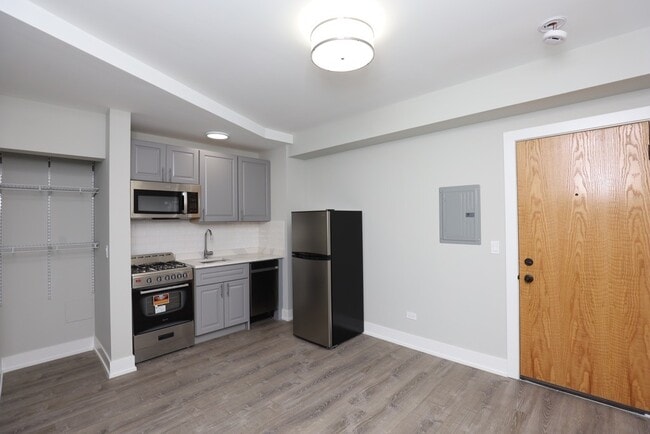 Photo - 510 W Belmont Ave Unidad M4