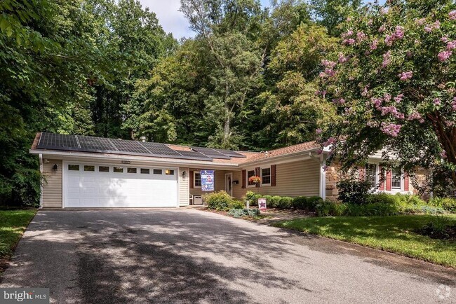 Building Photo - 13315 Overbrook Ln Rental