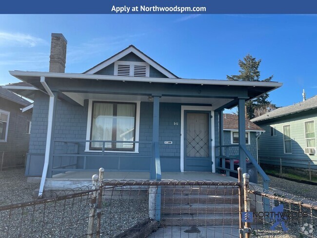 Building Photo - Nice 2 Bedroom 1 Bath Duplex-Great Front P... Rental