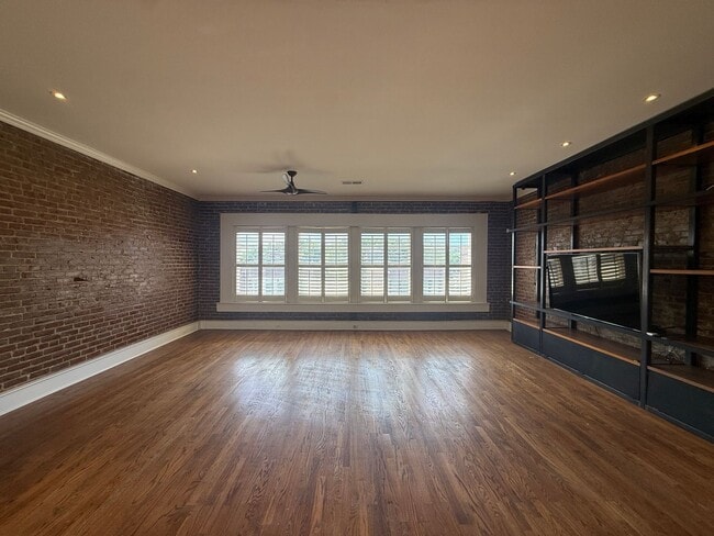Photo - Completely Renovated Downtown Memphis Loft with Rooftop Skyline Views.