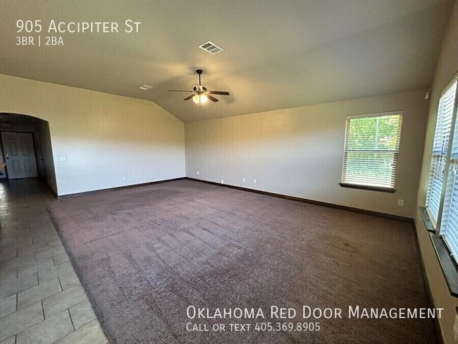 Photo - 905 Accipiter St