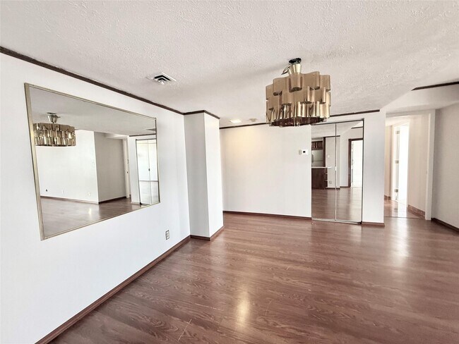 Photo - 2016 Main St Unit 1904