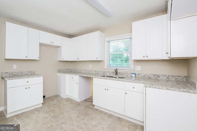 Photo - 418 Smyrna Powder Springs Rd SW