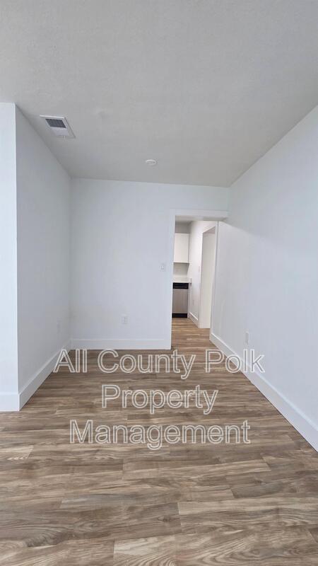 Photo - 2704 Homer Cir