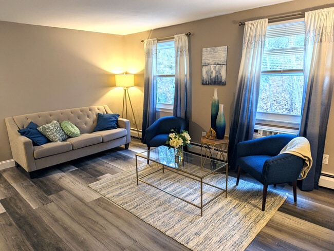 1BR Living Room - Colonial Townhouse Apartments