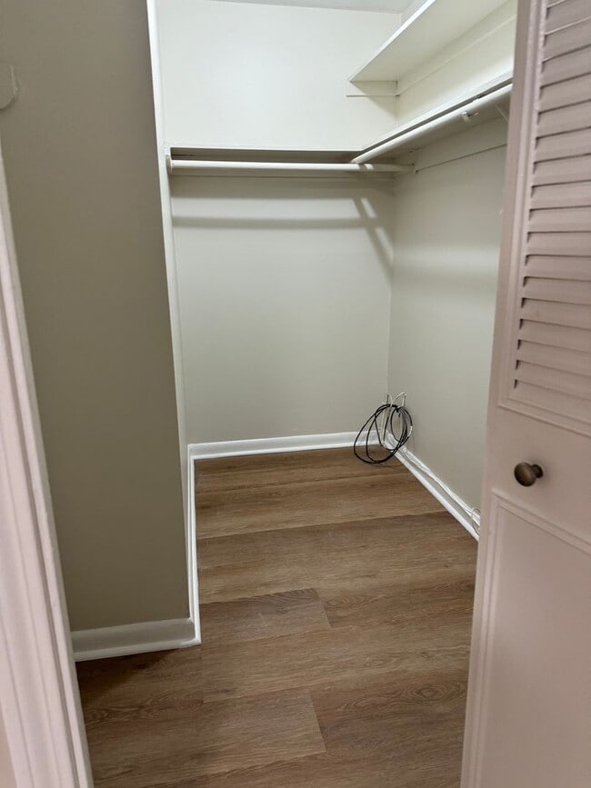 Photo - Spacious 1 Bed - 1 Bath Apartment in Cranston Unit 433 Oaklawn Ave 322