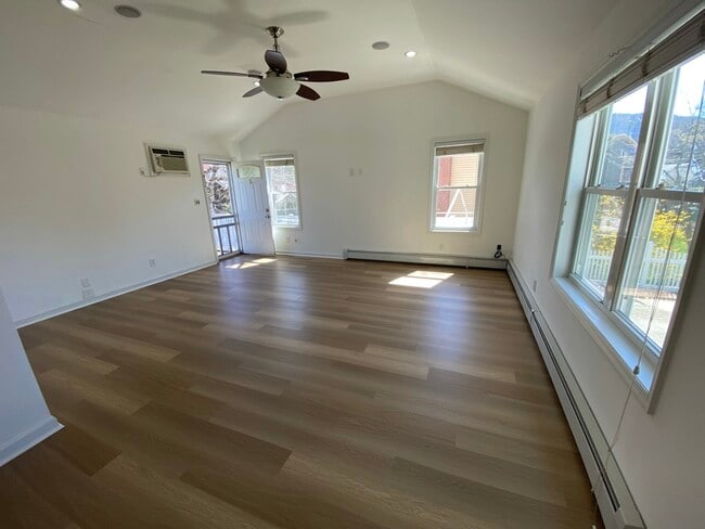 Photo - 78 Catherine St