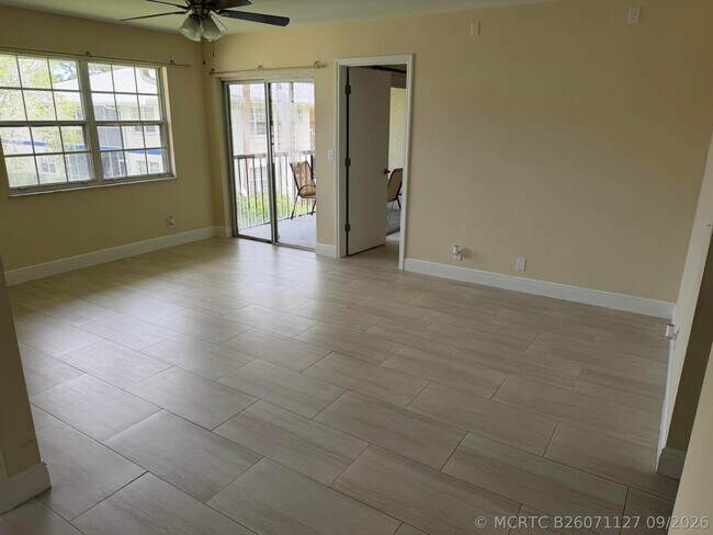 Photo - 1512 SE Royal Green Cir Unit 203