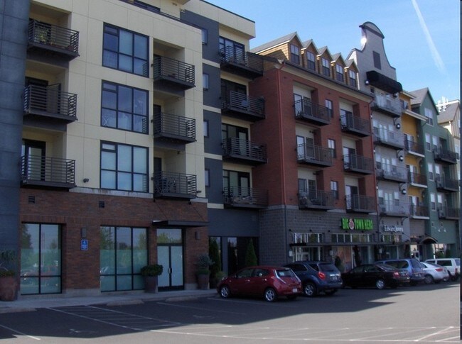 The Crossings at Gresham ¡Station - The Crossings @ Gresham Station