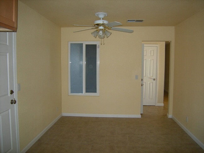 Photo - Walking distance to Cambridge Elementary S...