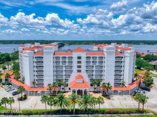 Photo - 1 John Anderson Dr Unidad PH7 Rental