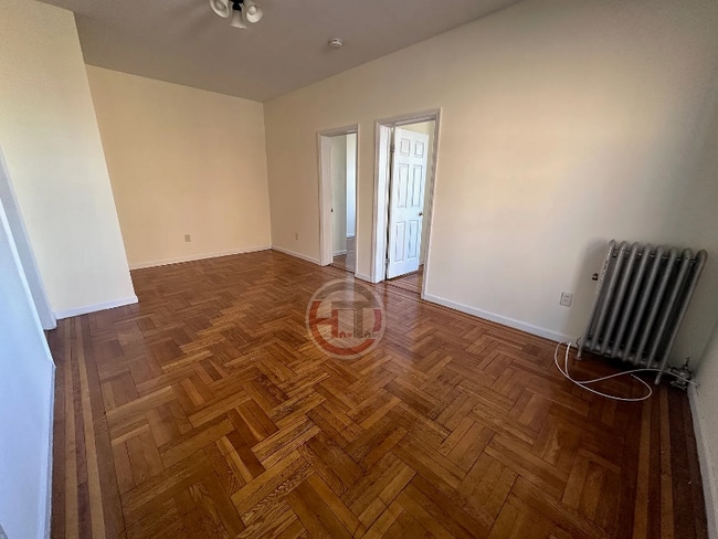 Photo - 3132 Buhre Ave Unidad 3