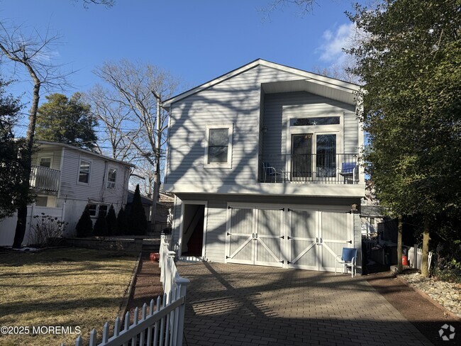 Building Photo - 506 3rd Ave Unit Rear Rental