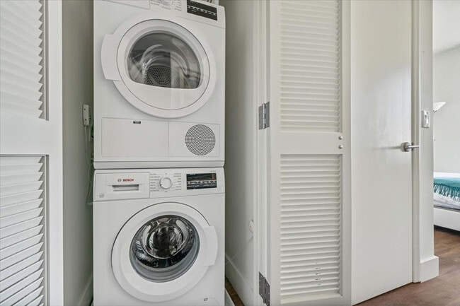 Photo - 57 Bank St Unit ID1040038P