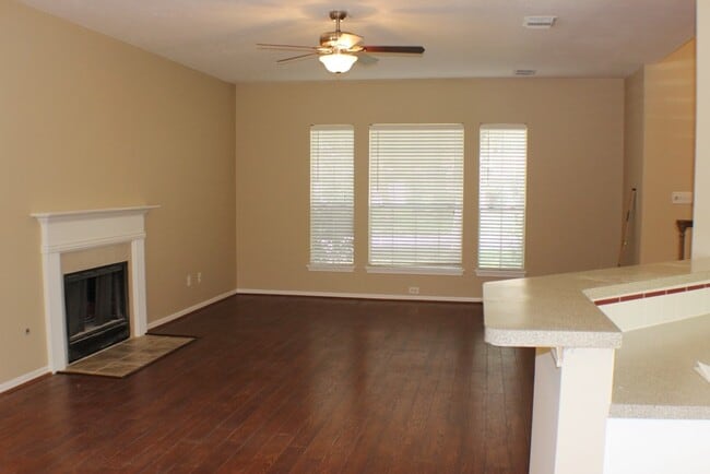 Photo - 105 Crimson Bay Dr