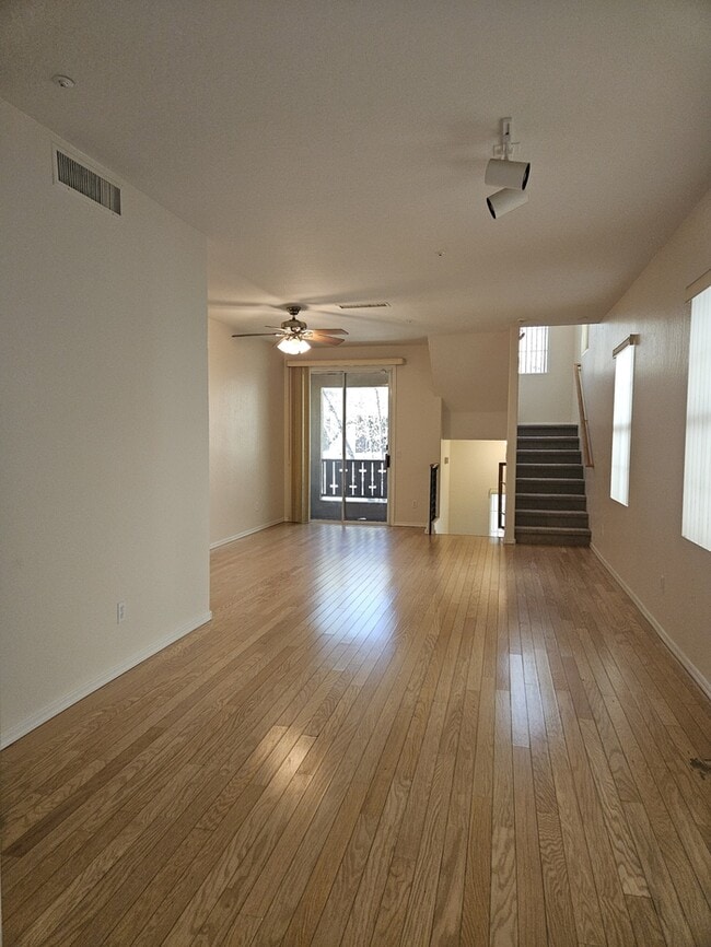 Photo - 3 Bed 3 Bath 2 CG Walking distance to Downtown Gilbert. Great Location