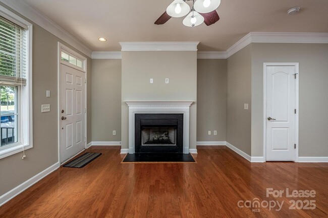 Photo - 103 Quarter Ln