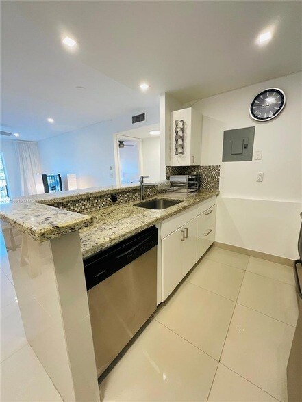 Photo - 3545 NE 167th St Unit 505