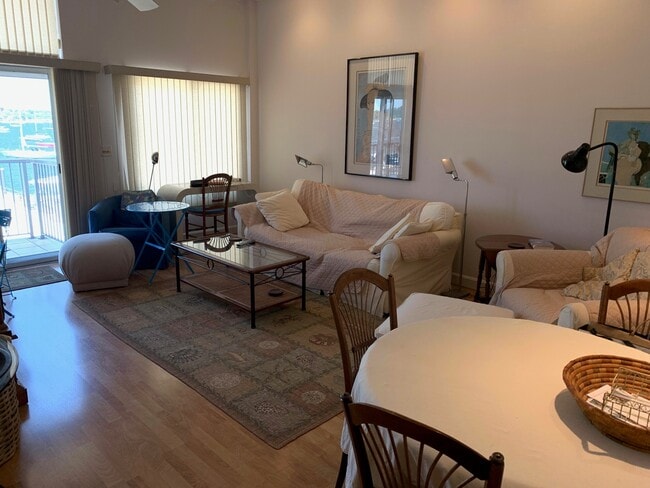 Photo - 1 Commercial Wharf Unit 68