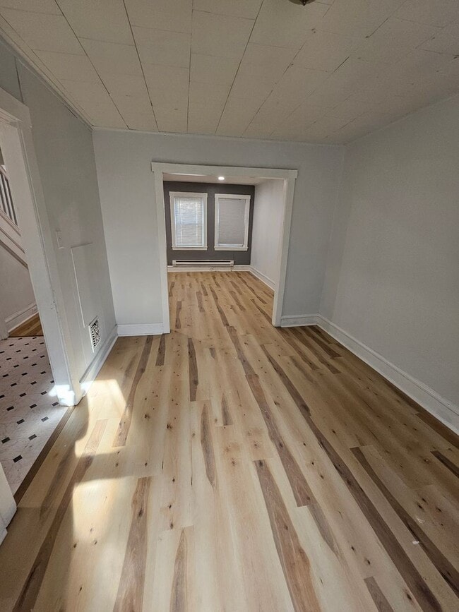 Photo - Bright and Airy 3 bedroom for rent-Voucher...