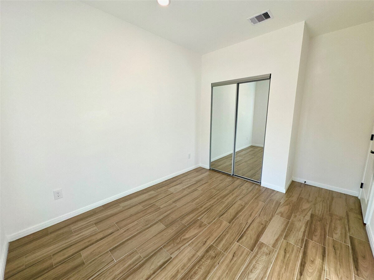 Photo - 11557 Persimmon St