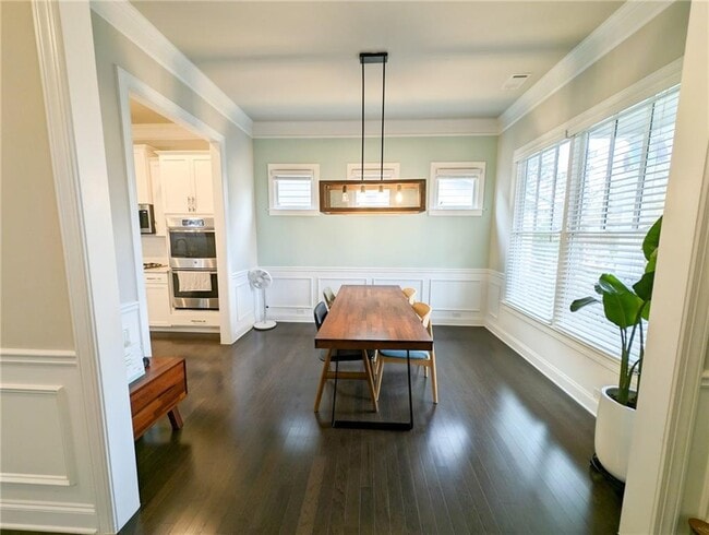 Photo - 548 Suwanee Green Blvd