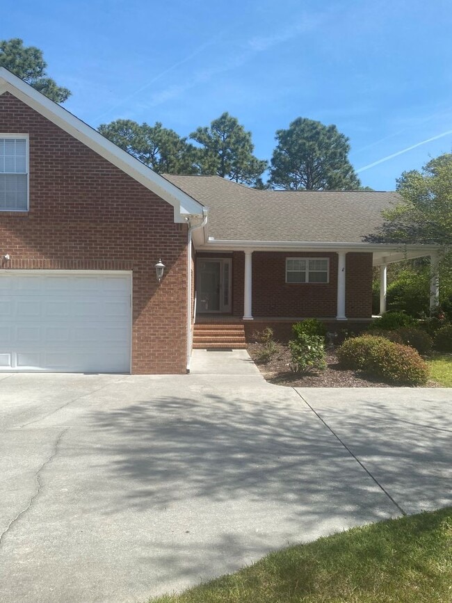 Photo - 4 bedroom/3 bathroom in Cypress Island community, minutes from Carolina Beach!