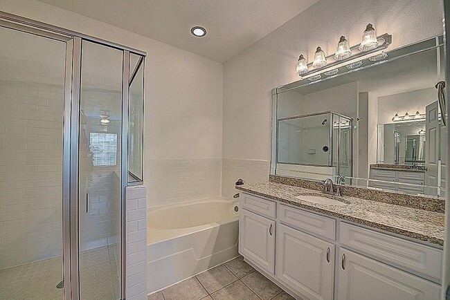 Photo - 1919 Post Oak Park Dr