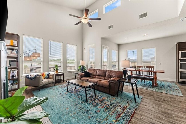 Photo - 11320 Charger Wy