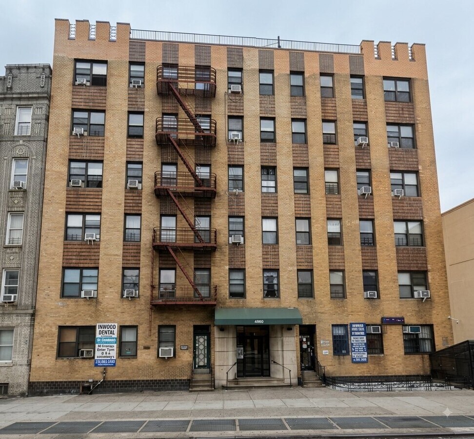 Photo - 4960 Broadway Unit 1F