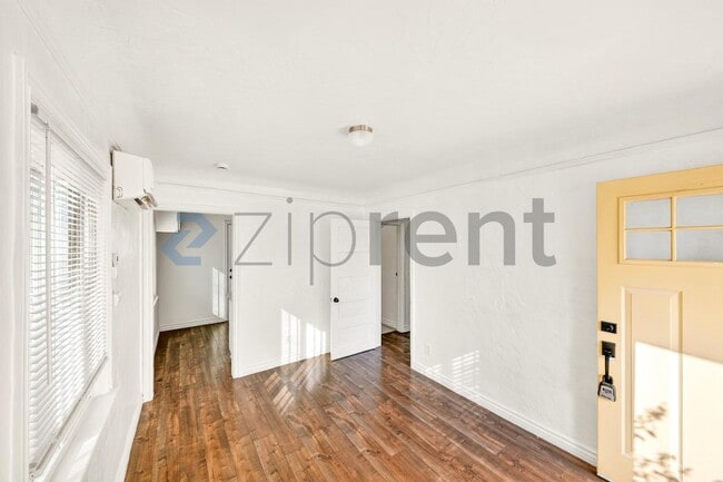 Photo - 1544 Stanley Ave