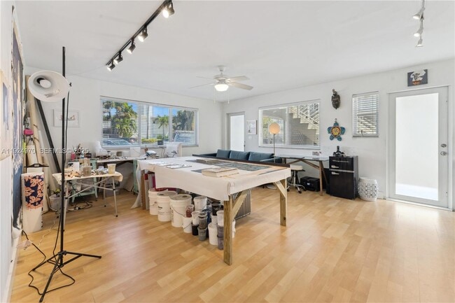 Photo - 7440 Byron Ave Unidad 1B