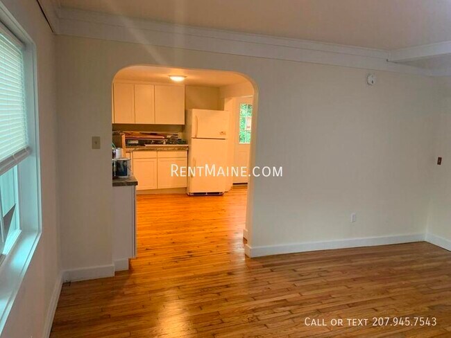 Photo - 558 S Main St