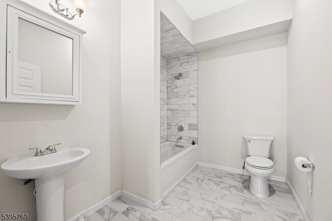 Photo - 176 Union Ave Unit 8