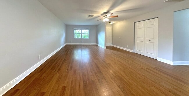 Photo - 6475 Cedarbrook Dr