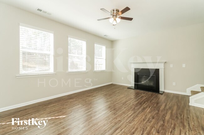 Photo - 529 S Fortune Way