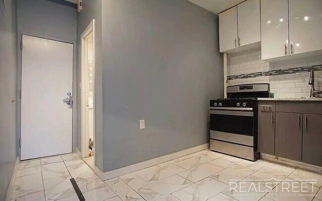 Photo - Gates Avenue Unidad 1