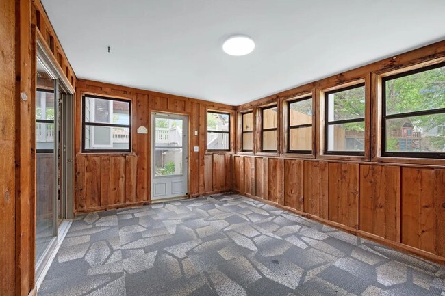 Photo - HUGE 4 Bedroom, 3.5 Bathroom!