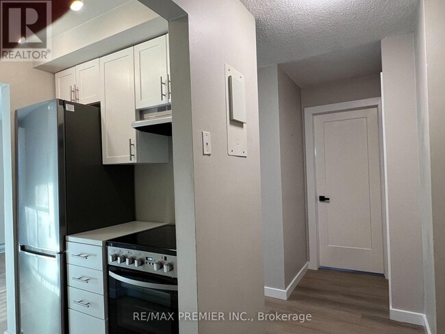 Photo - 25 College St E Unit 210