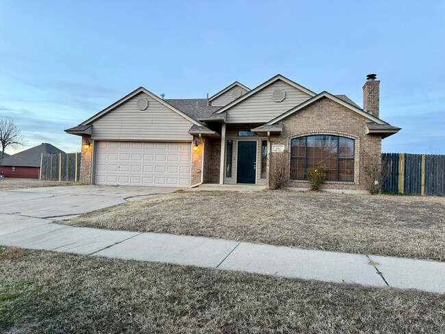 Photo - Spacious 3 bed, 2.5 Bath 2-story Home in South Okc