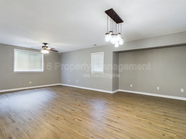 Photo - 3024 Flora Ave
