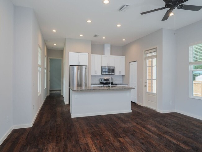 Photo - Thelma Lane - Luxury 3 Bedroom, 3 Bathroom...