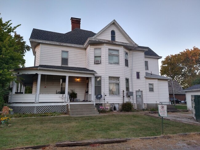 443 Walnut St Unit 3