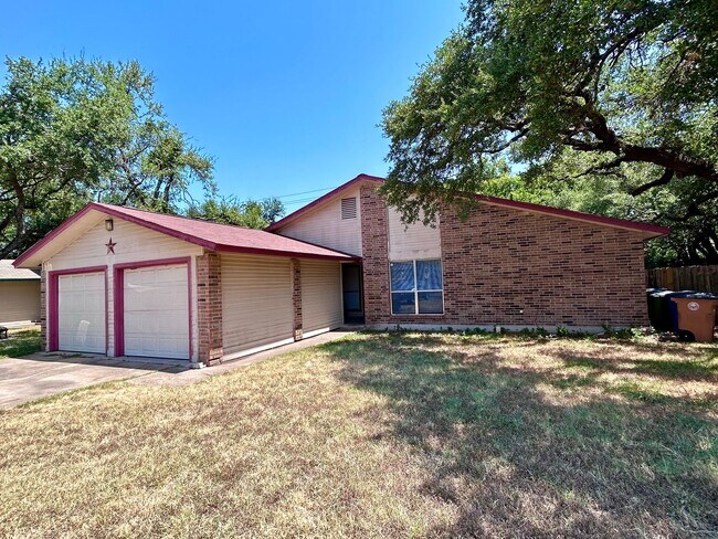 Building Photo - 8802 Pineridge Dr Unit B Rental