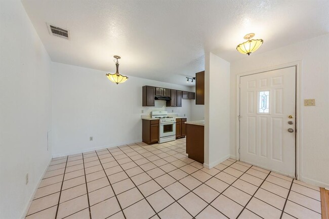 Photo - 2703 Cypress Ln