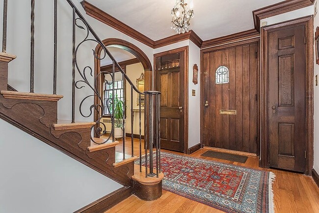 Photo - 244 Clifton St